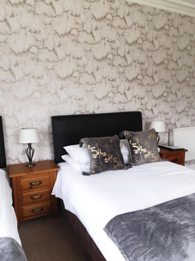 לאנרווסט The Meadowsweet Hotel & Self Catering Apartments מראה חיצוני תמונה