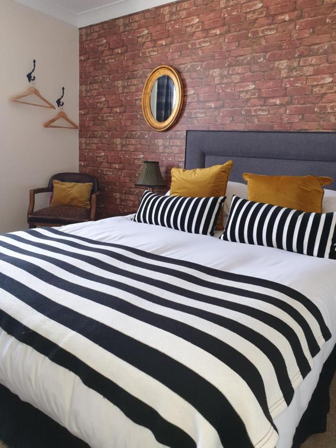 לאנרווסט The Meadowsweet Hotel & Self Catering Apartments מראה חיצוני תמונה