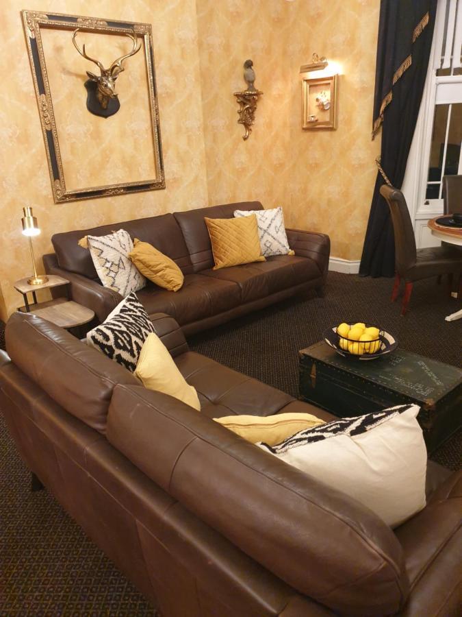 לאנרווסט The Meadowsweet Hotel & Self Catering Apartments מראה חיצוני תמונה