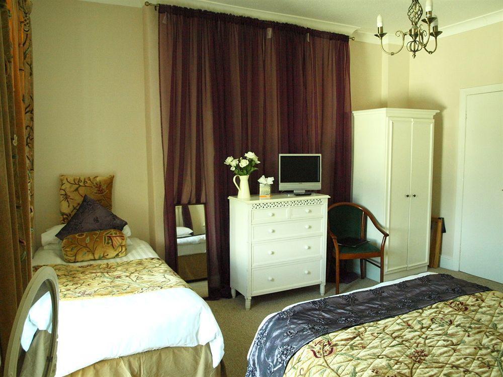 לאנרווסט The Meadowsweet Hotel & Self Catering Apartments מראה חיצוני תמונה